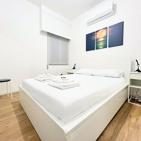 Modern Apartment Near Mckenzie Beach Larnaca Exterior photo